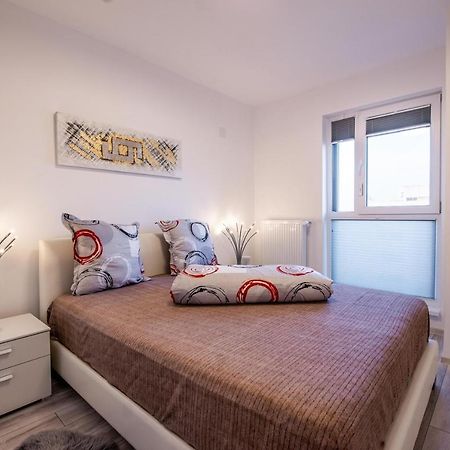 Luxury Westpark 2 Presidentialsuite With Lake View W4 Bucureşti Ngoại thất bức ảnh