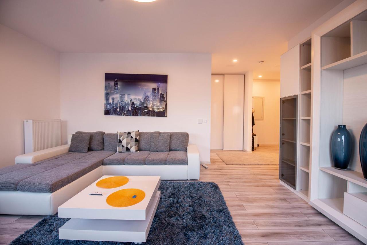 Luxury Westpark 2 Presidentialsuite With Lake View W4 Bucureşti Ngoại thất bức ảnh