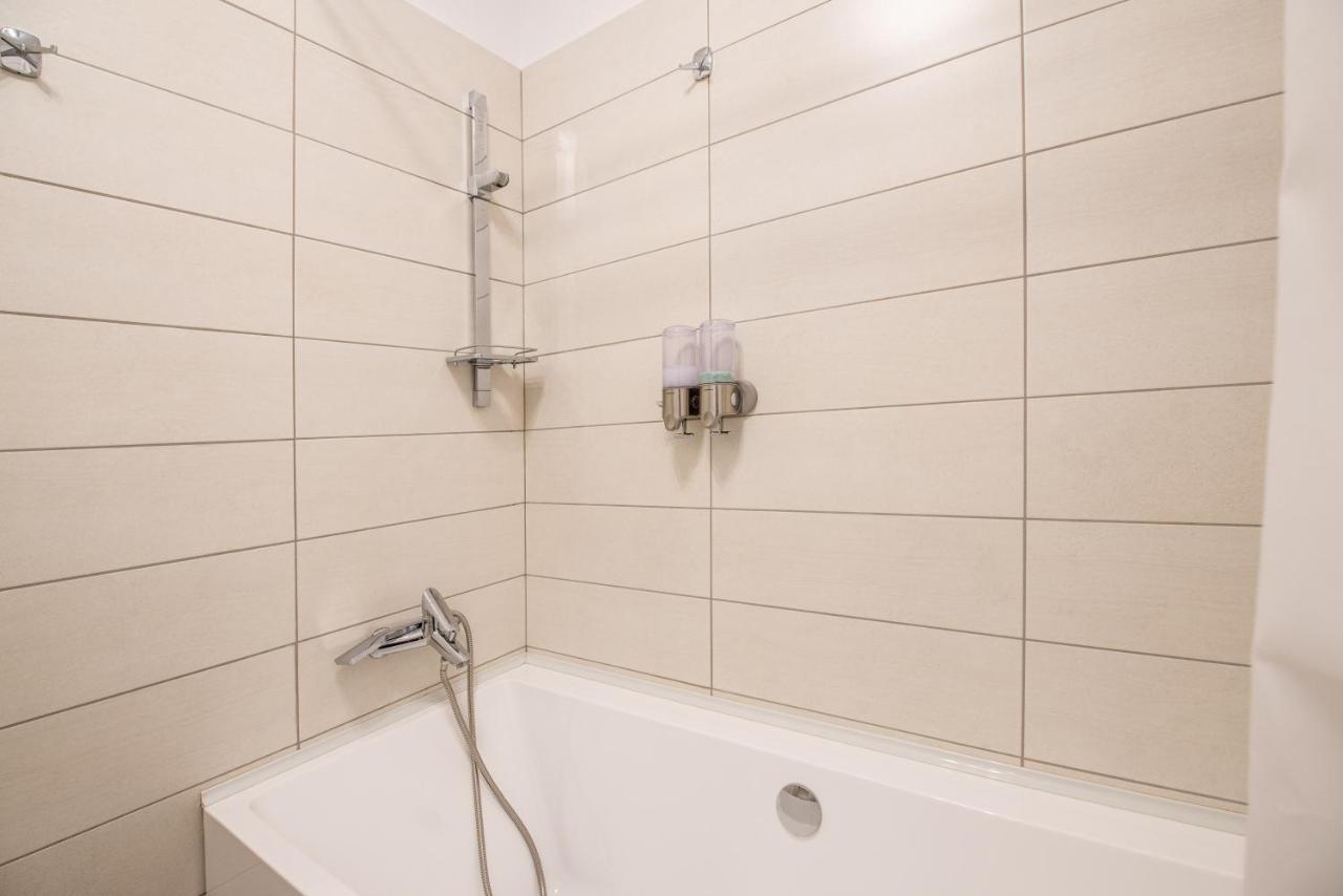 Luxury Westpark 2 Presidentialsuite With Lake View W4 Bucureşti Ngoại thất bức ảnh