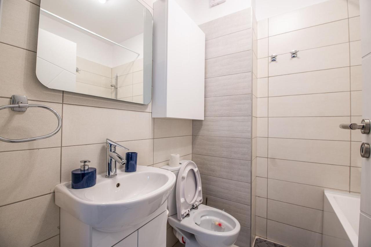 Luxury Westpark 2 Presidentialsuite With Lake View W4 Bucureşti Ngoại thất bức ảnh